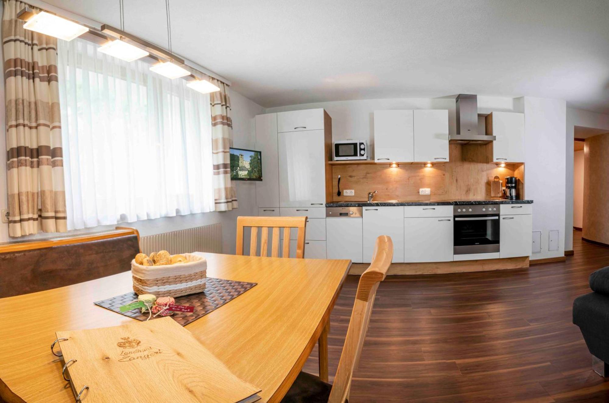 Landhaus Zangerl - Kobelerhof Landeck Cameră foto