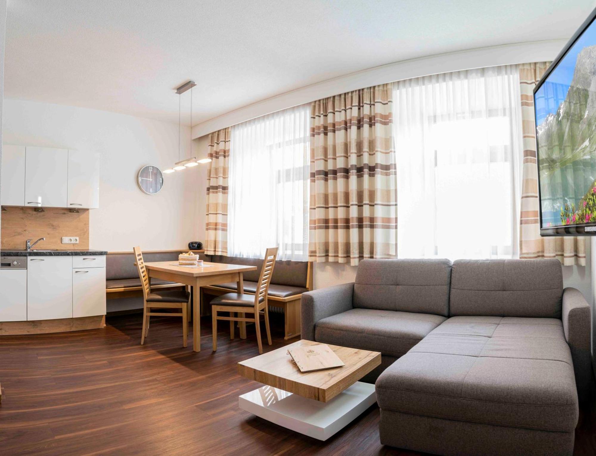 Landhaus Zangerl - Kobelerhof Landeck Cameră foto